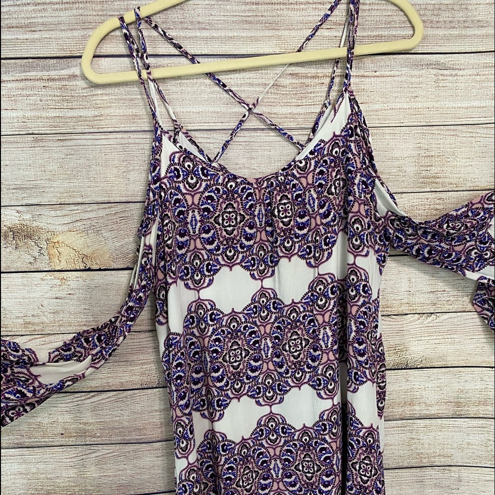 ⛱ CHARLOTTE RUSSE Swing Dress